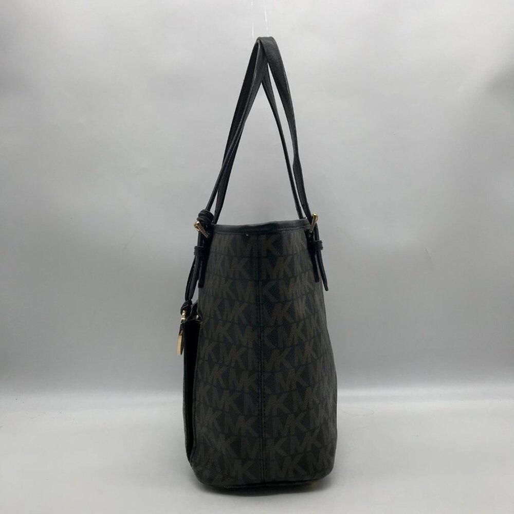 Michael Kors Brown Monogram Leather Carmen Shoulder Bag - Picture 4 of 10
